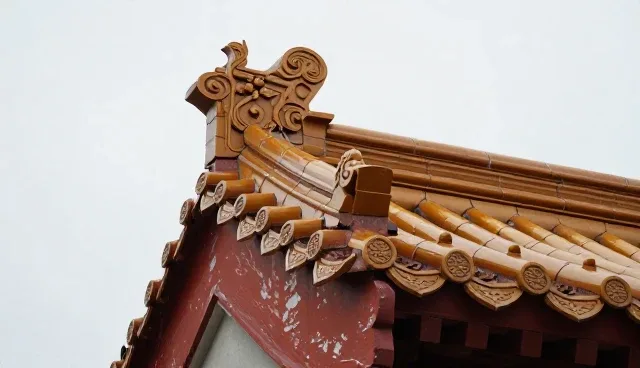 材料选型在古建维护中的关键作用与实践